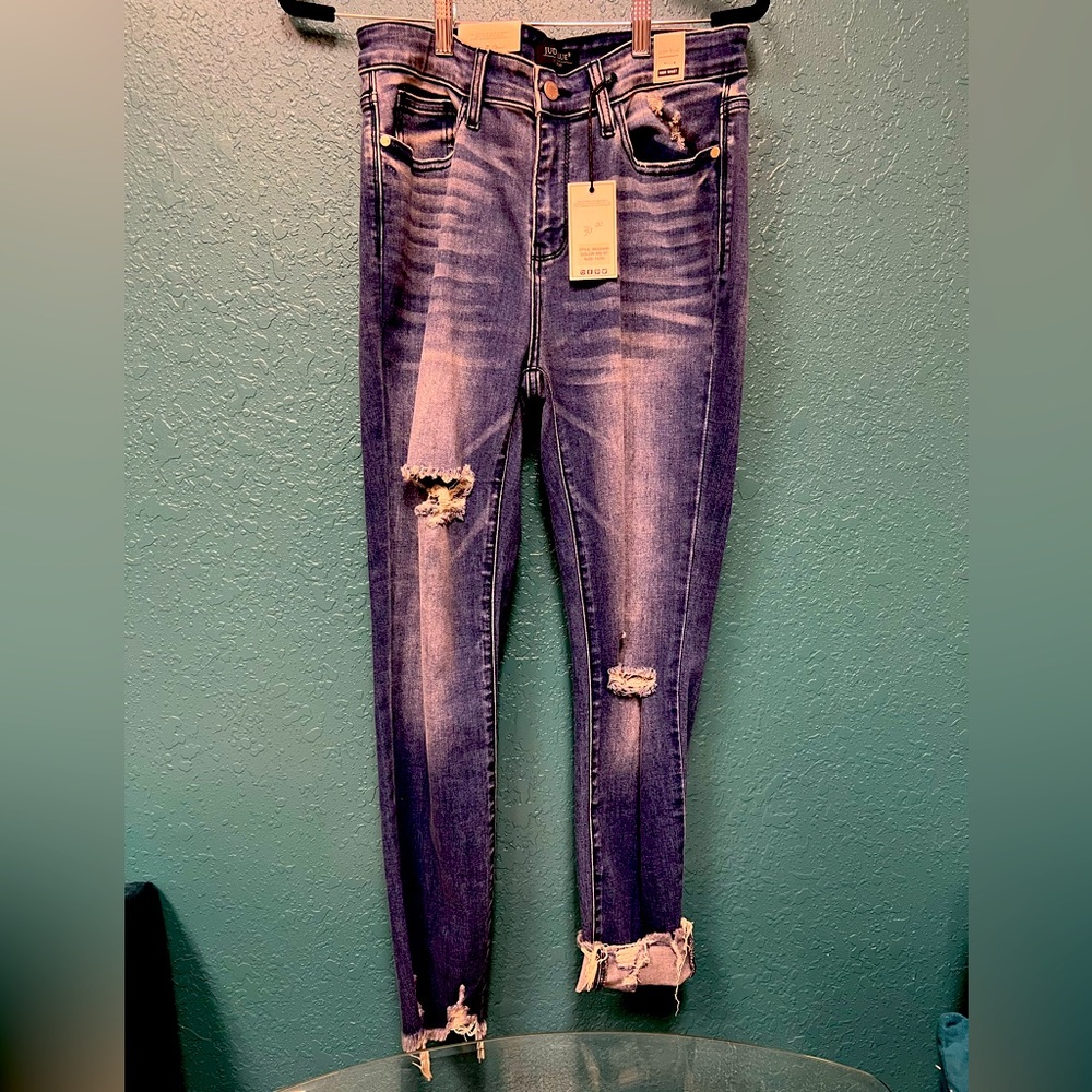 Judy Blue skinny distressed jean